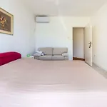 Lara شقة مولونات