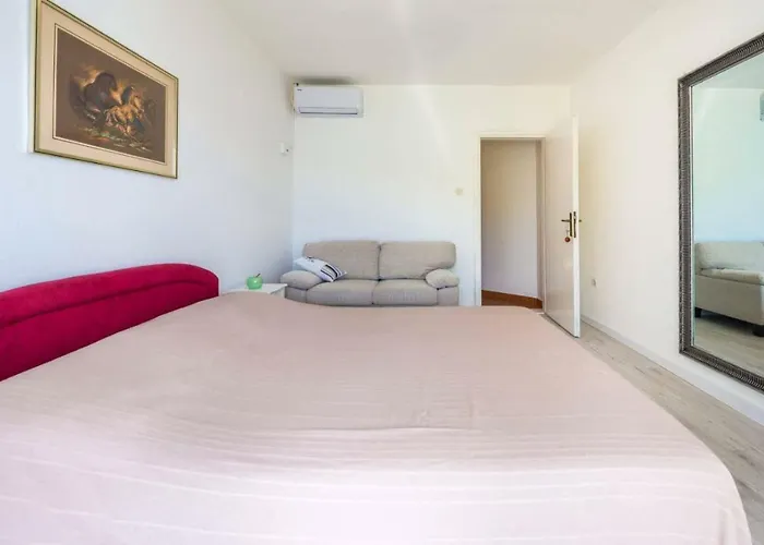 Lara Appartement Molunat