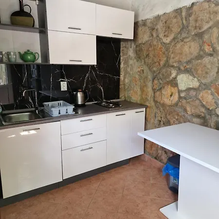 Lara Apartment Molunat