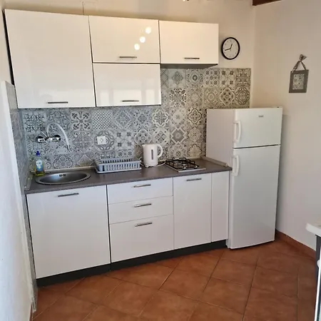 Lara Apartment