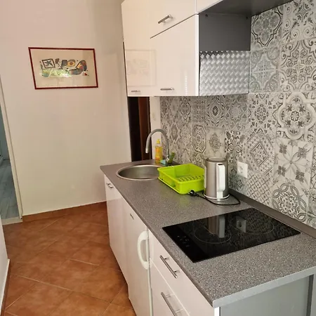 Lara Appartamento Molunat
